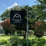 マッケンジーファーム - 外看板