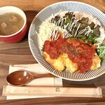 モットコーヒースタンド - 国産鶏むね肉のピカタプレート