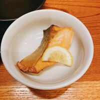 黒毛和牛焼肉 Serge源's 錦店 4F - 白身の魚が出て来ました、魚はひらすかな？