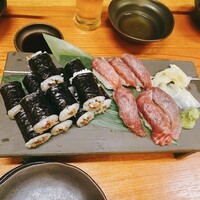 黒毛和牛焼肉 Serge源's 錦店 4F - 最初は、いきなり肉寿司の登場です！写真は6人前です。