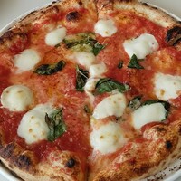 CODA ROSSA - マルゲリータ　水牛モッツァレラ¥2,480