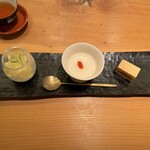 はすのみ - デザート　小夏ゼリー、杏仁豆腐、パイナップルケーキ