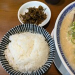 純とんこつ無双 - 何時もの御飯と辛子高菜　定番トリオ
