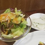 キッチン ブルー グローブ - サラダ、お新香のアップ