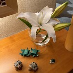 銀座 鮨 奈可久 - なごみ系オブジェ