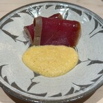 銀座 鮨 奈可久 - 夫候補の漬けマグロです