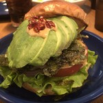 ヴィレッジヴァンガード ダイナー 吉祥寺 - アボカド海苔わさびバーガー（シングル）