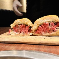 合奇苑 - 名物 合奇苑のトリュフたっぷり和牛スライダー