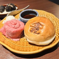 合奇苑 - 名物 合奇苑のトリュフたっぷり和牛スライダー