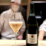 多仁本 - オープニングは、マルゲのシャーマン。
      ジメジメした季節には、ノンドサがいいですね！
      ドライではあるものの、ピノ主体なので、少し柔らかさを感じるのも良き。