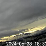 大元 - 梅雨の夕暮れの地平に開いた窓に金色の筑波山の影が浮かんだ