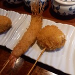 252615763 - 海老一本揚げ、真鯛の紫蘇巻き