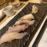 和食居酒屋 海ちゃん - 左から　ヒラメ　ヒラメのえんがわ　イサキ焼き霜　北寄