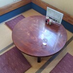 あっさり - 半個室のような座敷に座りました。