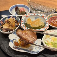 紅梅本楼 - 