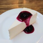 珈琲 まるも - 自家製レアチーズケーキ