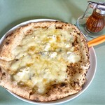 ピッツェリア エ トラットリア スペッソ - クワトロフォルマッジ