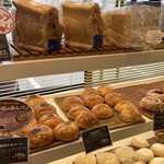 ペンギンベーカリー - 料理写真:個人店でなくて品切れがないですね