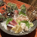 創作和食 厨 - 3名の食事会での盛り合わせ。人数増えると種類もたくさん食べられるから嬉しいです。