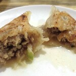 遼順茶楼 - 豚肉餃子（焼）