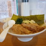 麺屋にじ丸 - おろしにんにく入れてもらい…