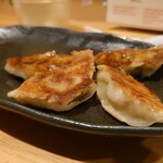 ぎょうざ 歩兵 - 残り4個になった餃子( *´艸｀)