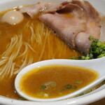 NIBOSHI MANIA - ガチンコファイブクラブソバのスープ