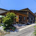 よばれやんせ。 - 外観　杉の木の香がします