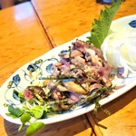 とり乃屋 - ももタタキ。写真は、少し食べた後の図。