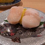 陸奥の國 廻鮮寿司 八千代 - 宮城県女川湾産活ホタテ