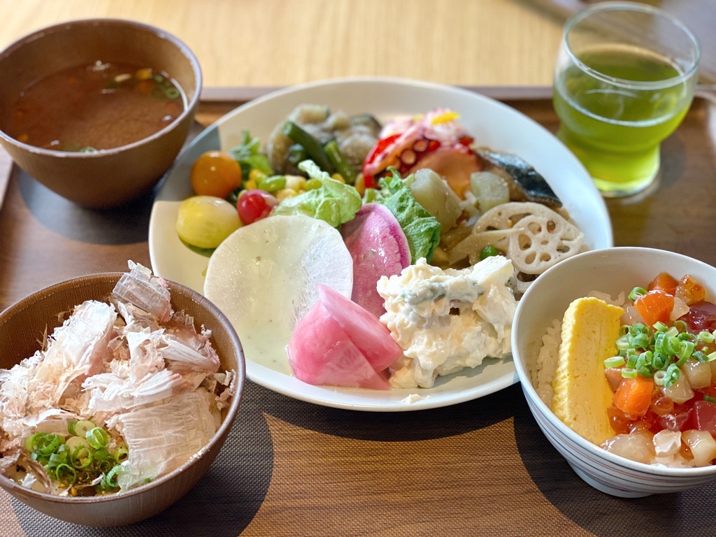 OMO☆まとめ買いOK OMO7大阪(おも) by 星野リゾート」で朝から旬の水なすとビールで乾杯