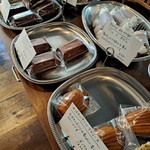 パンとお菓子と小さなレストラン bee - 