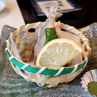 川越 いちのや - 稚鮎唐揚げは薄衣で三尾　抹茶塩