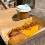 ATLANTIC COFFEE STAND - チーズドックとコーヒー