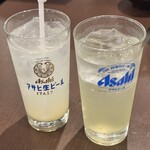 居酒屋燃えた うらめし屋 - 「すりおろし生レモンサワー」と「はちみつレモンサワー」