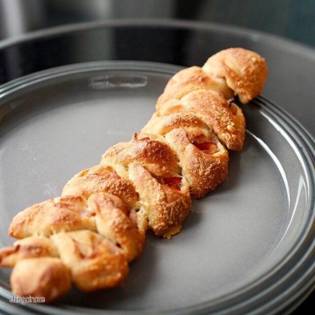 牛乳パン 2/7 kitchen BAKERY （ななぶんのにキッチン ベーカリー