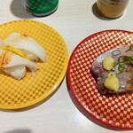 魚べい 三宮雲井通店 - 【左】大切りえんがわ【右】あじ
