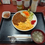 キッチン マルニ - オムカレー