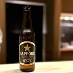 多仁本 - 鮎の塩焼きにビールを合わせていただくのは初めてでしたが、これ、めちゃめちゃ合うんですね！
      はらわたの苦味とビールのそれが、なんともいいシンクロ具合。
      このひと口のために開けて下さり、感謝です。