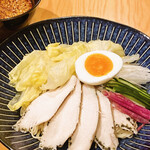 夢家 - 広島風激辛冷やしつけ麵