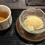 宵ノねこ - ・自家製白桃アイス