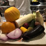 Bistro TATSU - 地元野菜の数々！ひとつひとつ説明してくれました。