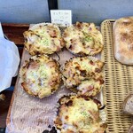 メゾン ムラタ - オニオングラタンブレッド ¥350