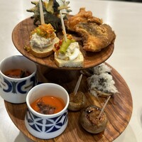 anchoa - トマトはガスパチョに。マッシュルームには自家製サルシッチャを詰めて。