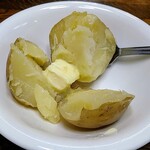 欧風カレー インディラ - 最初に出てくるジャガイモ