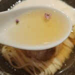 麦と麺助 - シソの葉もいい