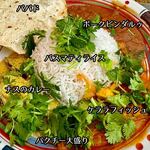 スパイスカレーと酒のアテ トリステッサ - 