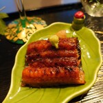 都わすれ - 鰻の蒲焼も前菜です　美味しくない訳ないですよね　早くもお酒が進みます！
