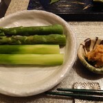 都わすれ - 味噌とマヨネーズ系の薬味が付いていたのですが　新鮮なのでそのままでも美味しい！