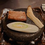 都わすれ - 秋田由利牛の石焼き　本当に美味しい牛ですよね　口の中でとろけます！！